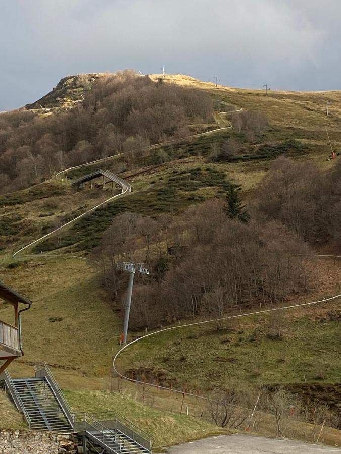 Le Fleuri Ensoleille De Guzet Appartement Ustou Buitenkant foto