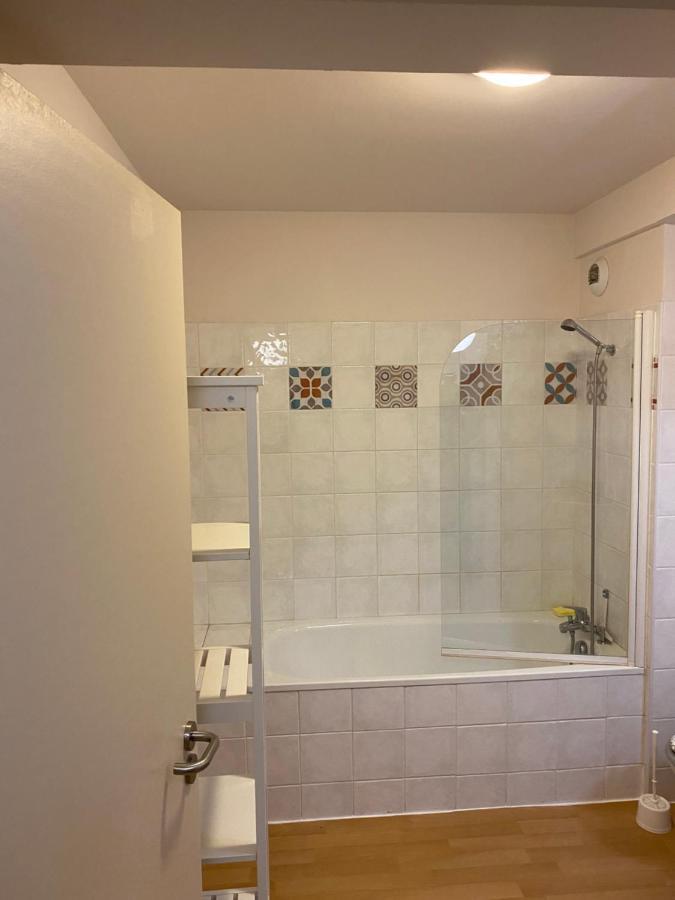 Le Fleuri Ensoleille De Guzet Appartement Ustou Buitenkant foto