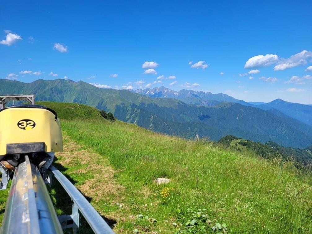Le Fleuri Ensoleille De Guzet Appartement Ustou Buitenkant foto